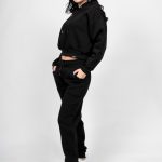 Γυναικείο Free Style Set Μαύρο - Crop με Κουκούλα και Παντελόνι με Λάστιχο στο Τελείωμα του Ποδιού