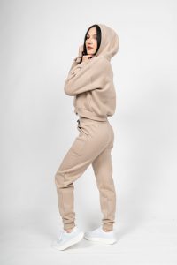 Γυναικείο Free Style Set Μπεζ - Crop με Κουκούλα και Παντελόνι με Λάστιχο στο Τελείωμα του Ποδιού